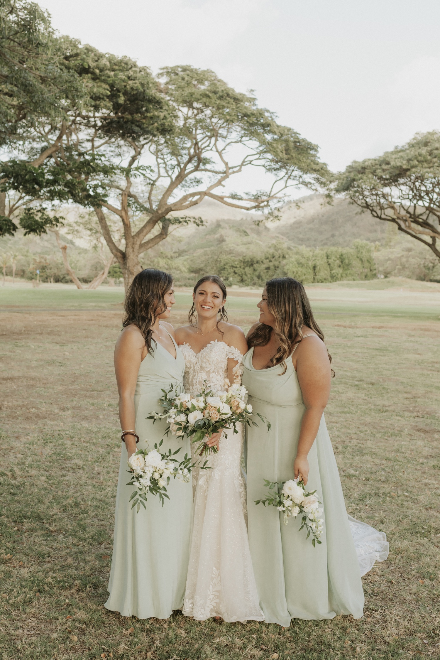 Oahu Hawaii Wedding - brookenalani.com