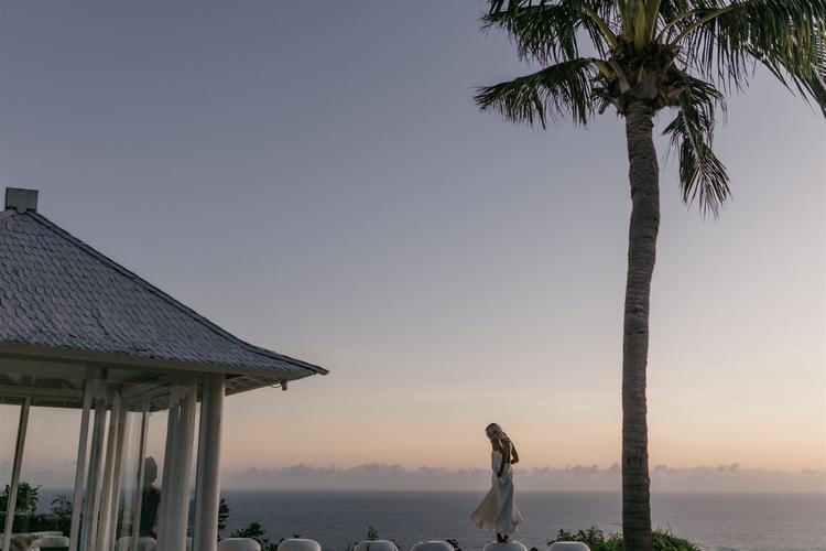 Lush Cliffside Bali Wedding at Tirtha Uluwatu