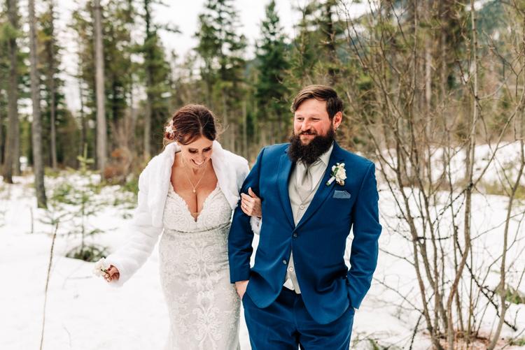 A Snowy Winter Elopement in Montana