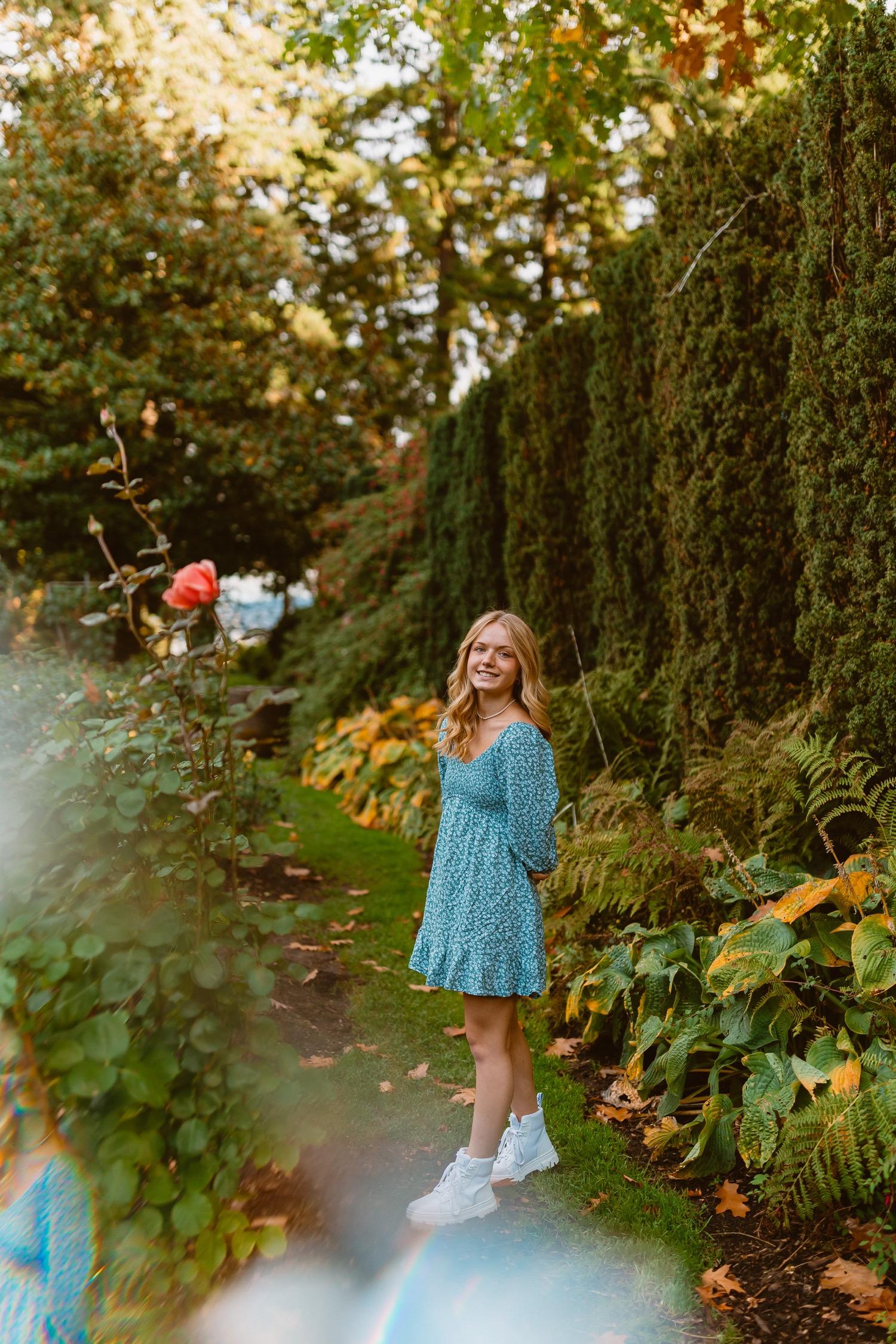 my top senior location and outfit ideas for your summer senior photos | Howie Photography my top senior location and outfit ideas for your summer senior photos | Howie Photography