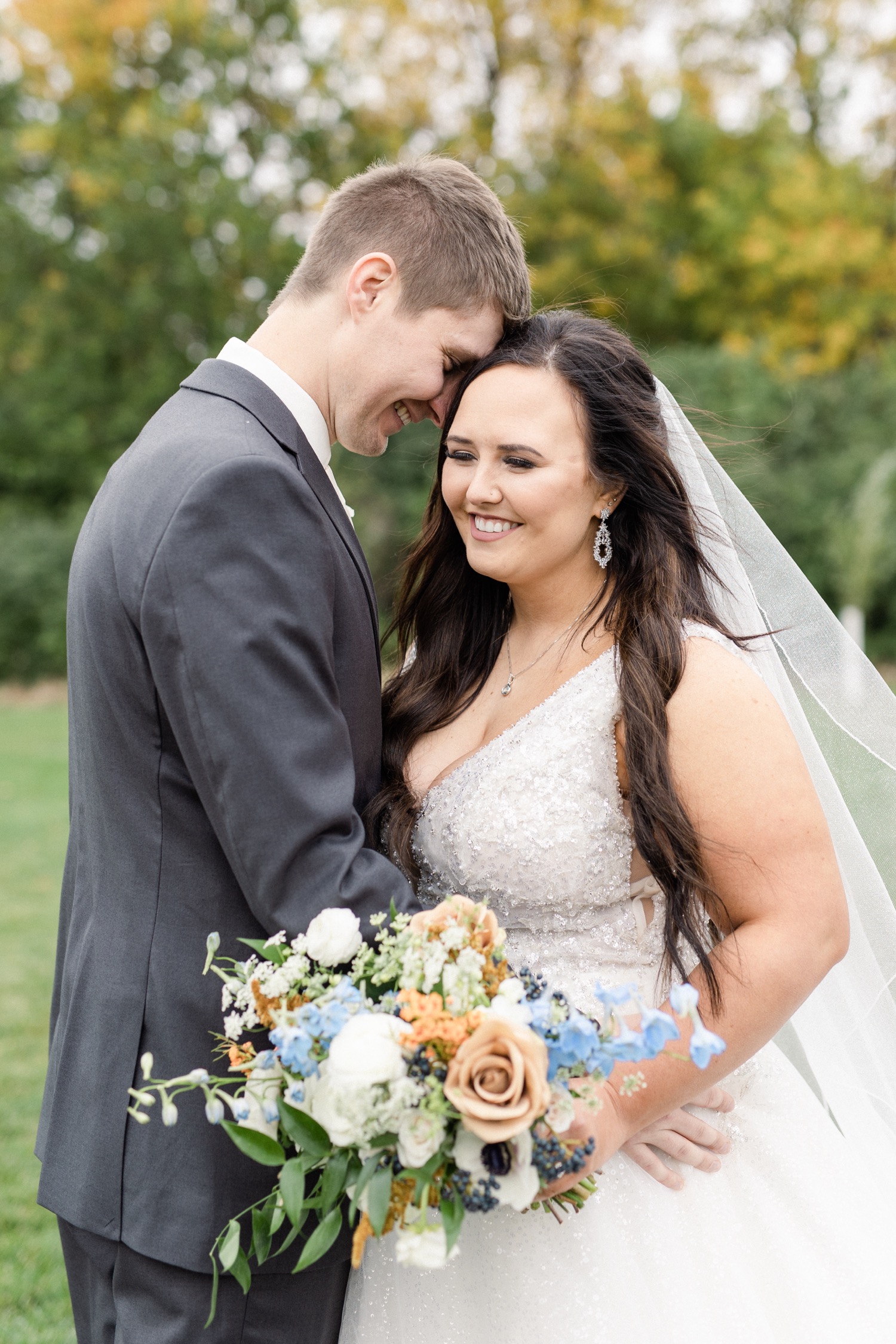 Matt + Macy | The Atrium | Sioux Falls Wedding Photographer |  lauratjepkesphotography.com