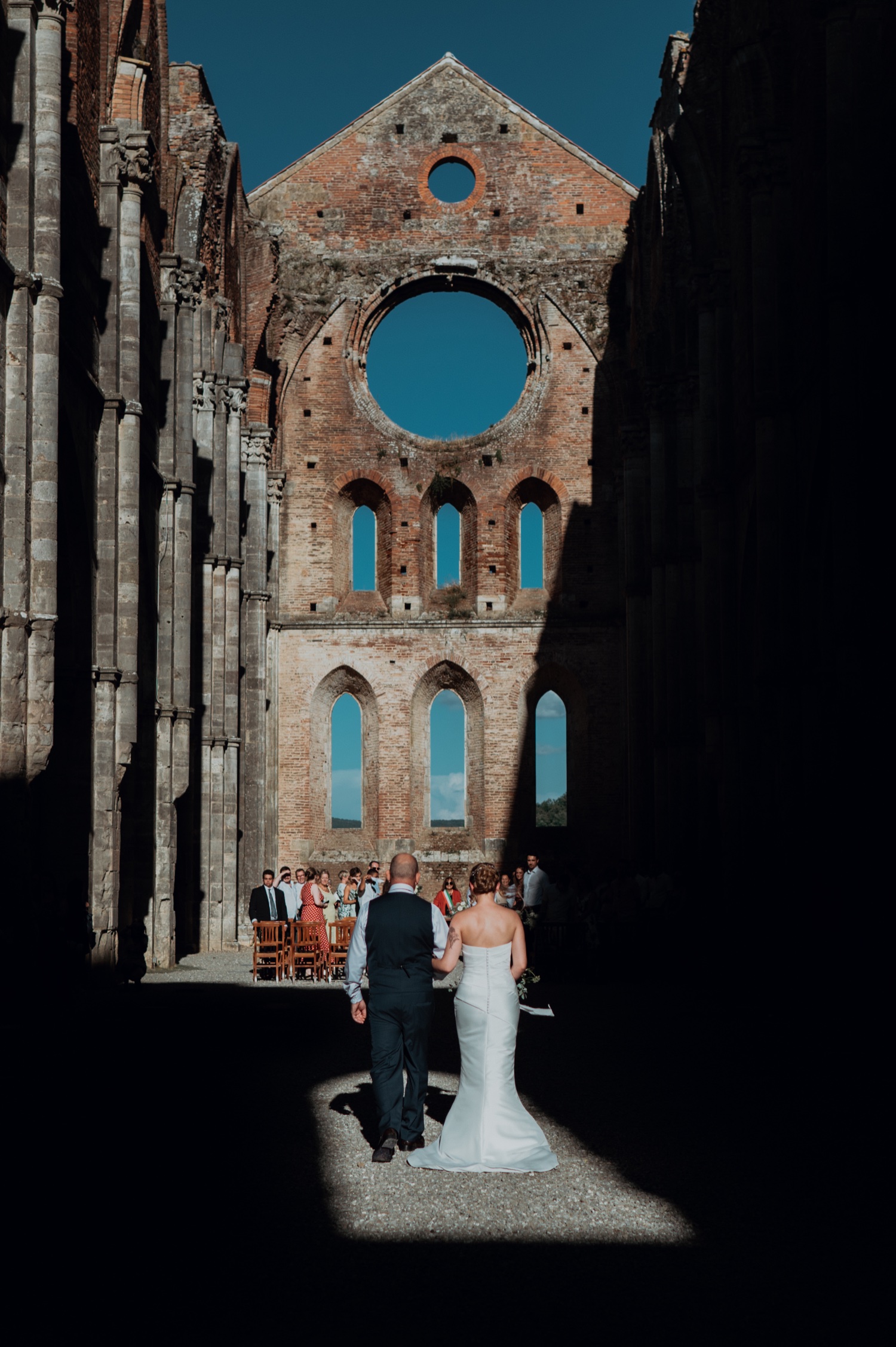 English Romantic Wedding in Tuscany at San Galgano
