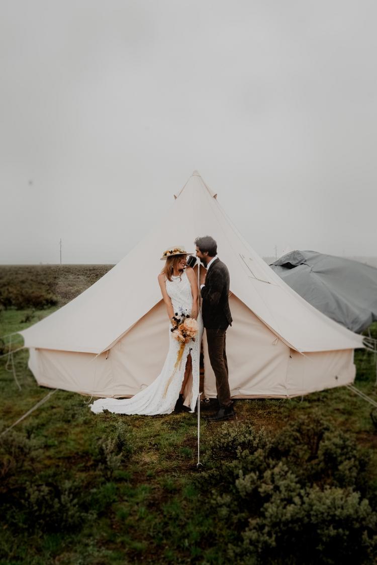 Under Canvas Weddings // A Wedding Guide to Luxury Glamping