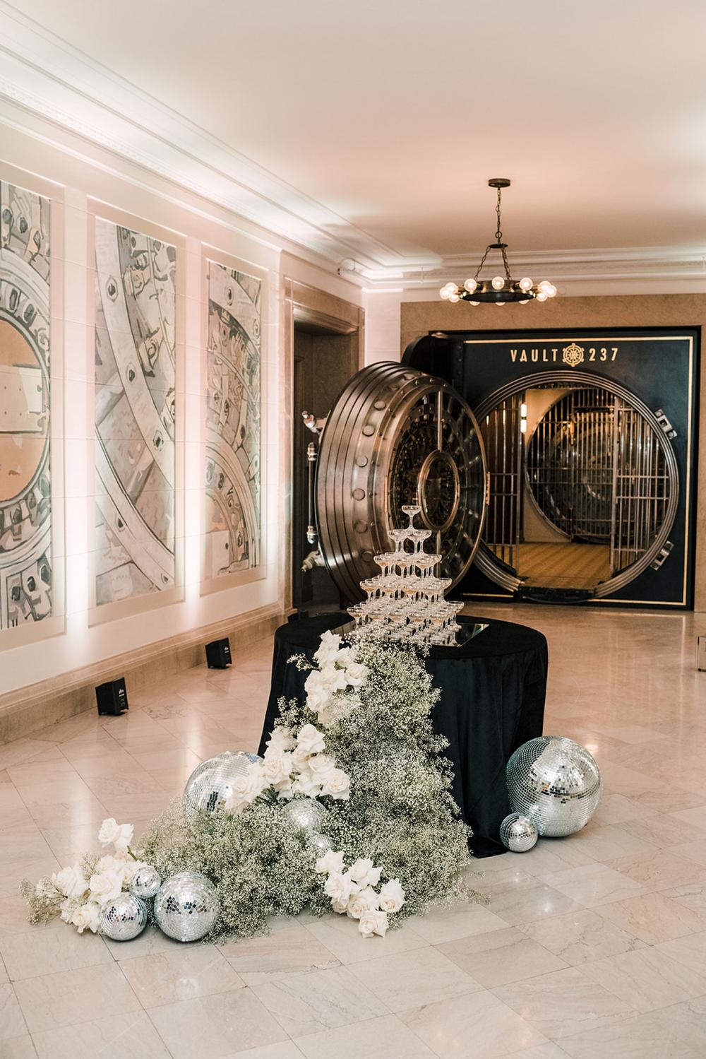 Ostrich Feather Centerpiece With Acrylic and Pearl Garlands for a Vintage  Roaring 20's Look 