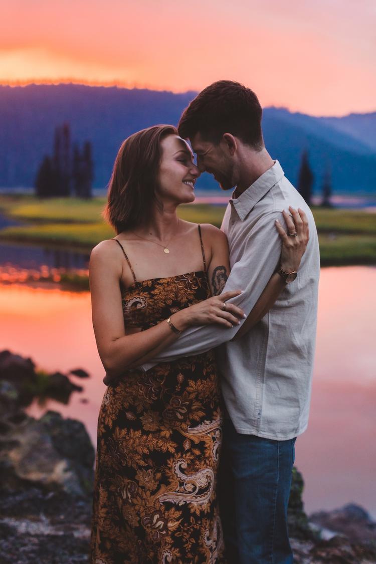 Best Tips on What to Wear for Your Maternity Photo Session — Central  Oregon's Favorite Wedding Photographer