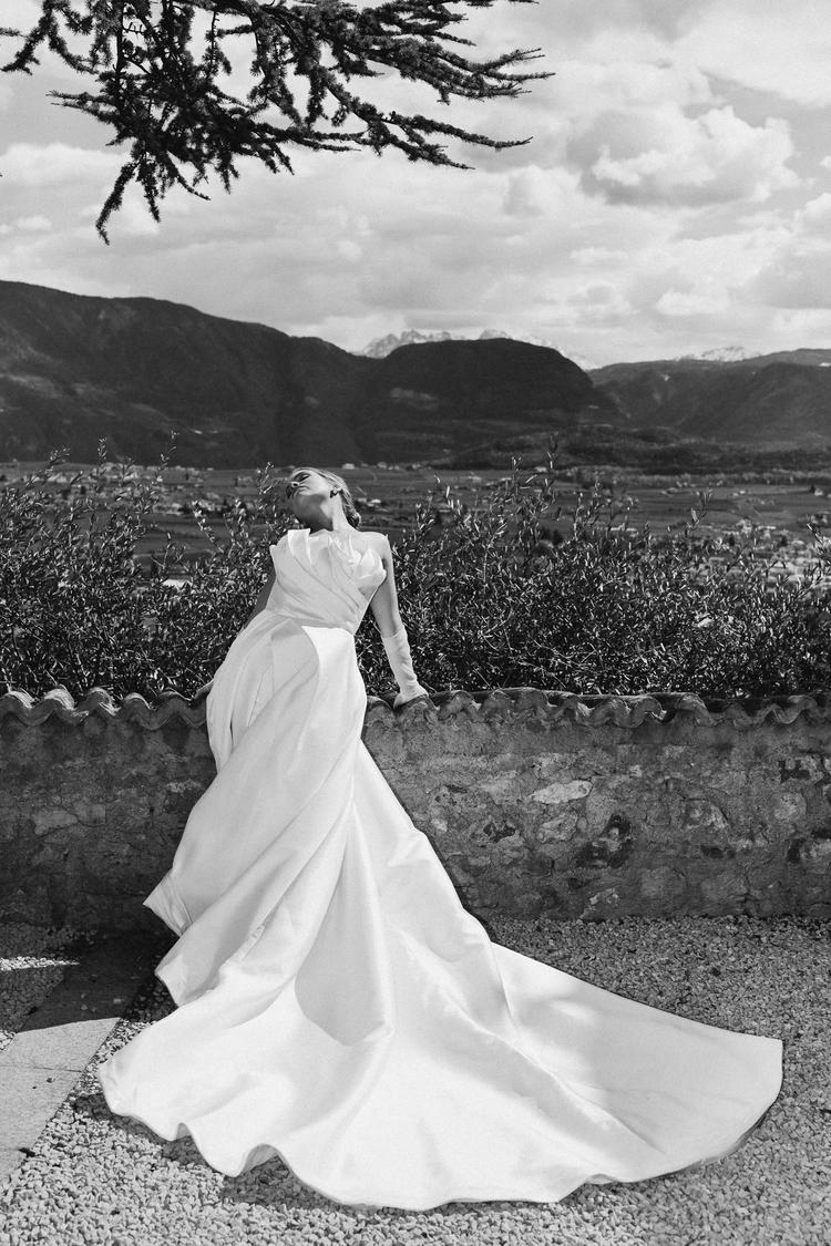 All White Wedding in Italy