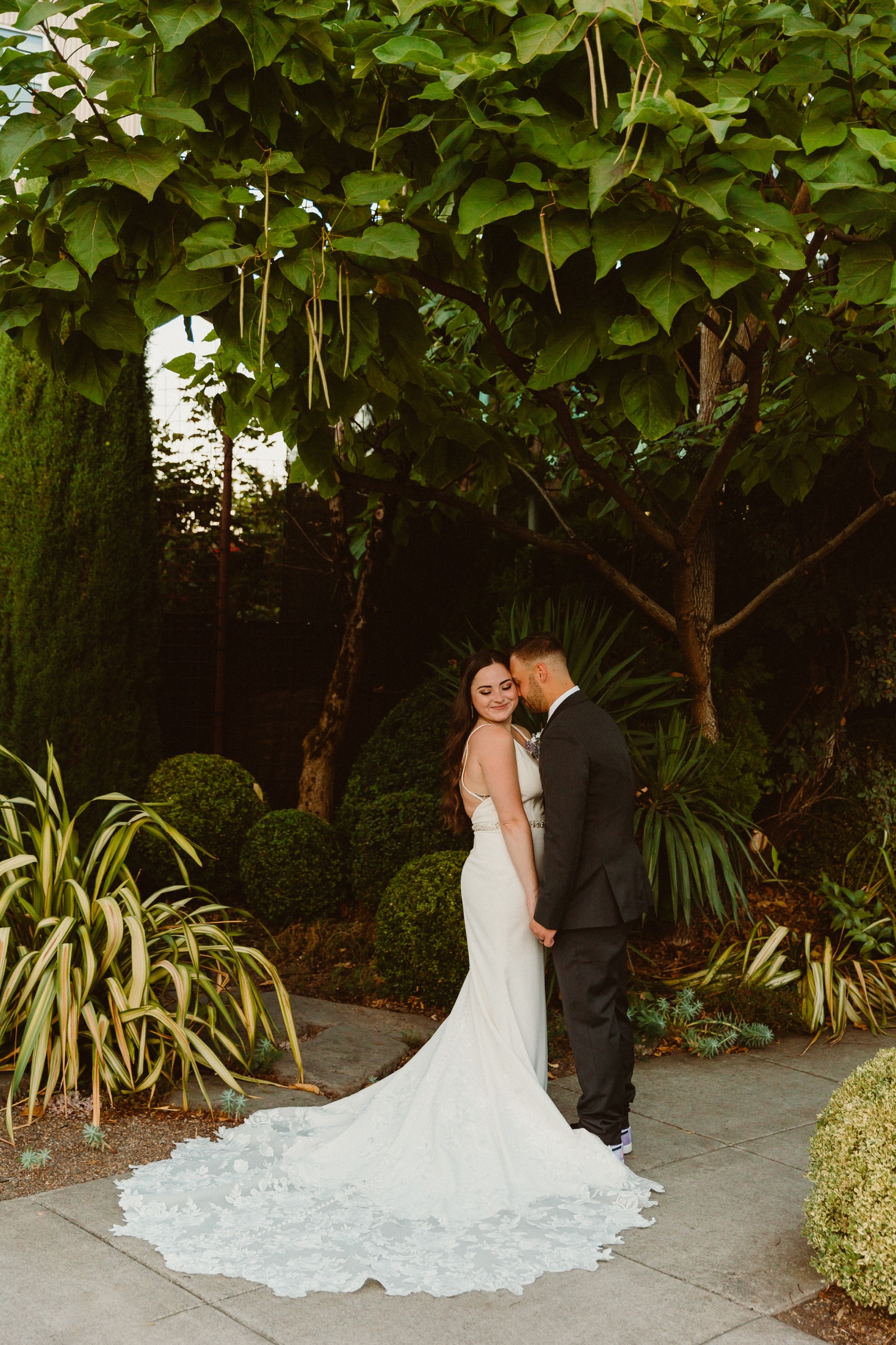 Modern and romantic Portland engagement photos