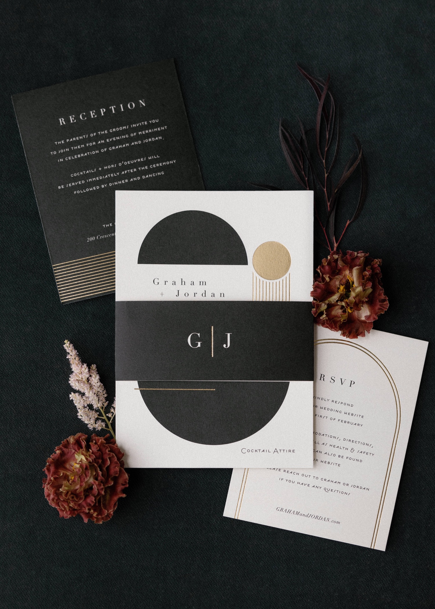 Black Crescent Envelopes