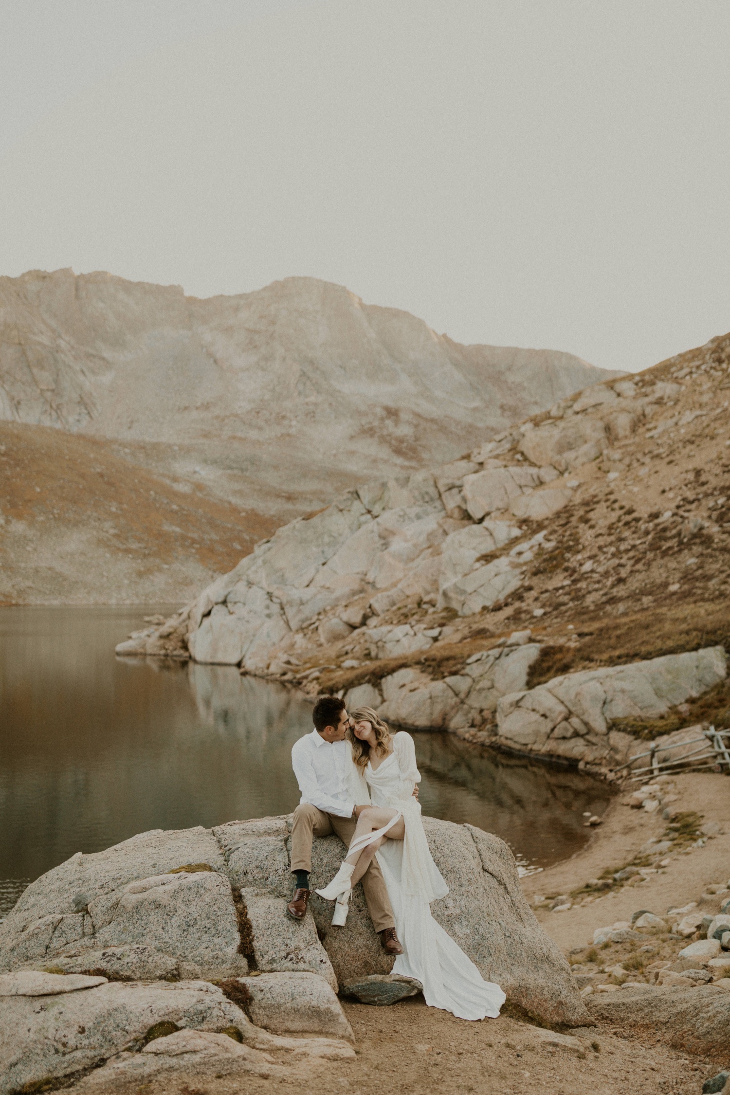 What to Wear for a Winter Elopement in Colorado - Blue Sky Elopements