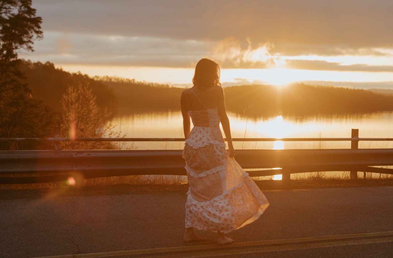 https://fetch.getnarrativeapp.com/static/990e724a-79c8-4127-8516-3b3bb6c4cbe2/North-Georgia-Senior-Photoshoot-Sunrise-Senior-Photos-Senior-Outfit-Inspiration-Alpharetta-High-School-Senior-Photographer-Sunrise-Senior-Photos-Ellijay-Georgia-Photographer.jpg?w=1500