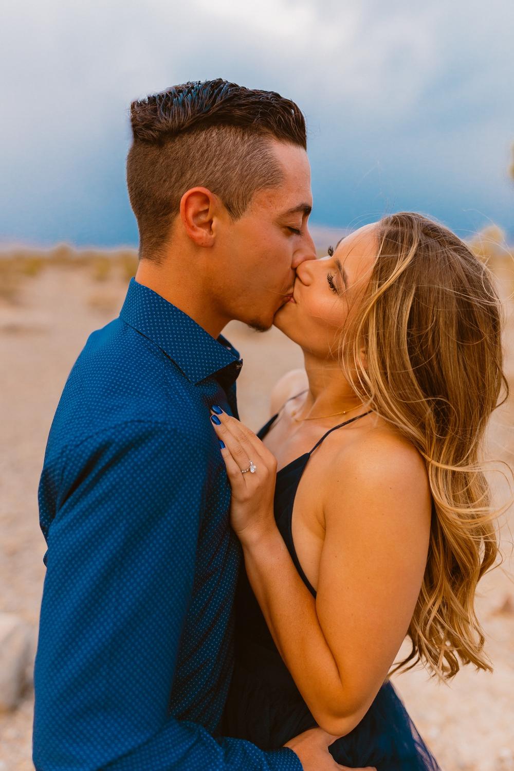Las Vegas Engagement Photos // Las Vegas , Nevada | Howie Photography