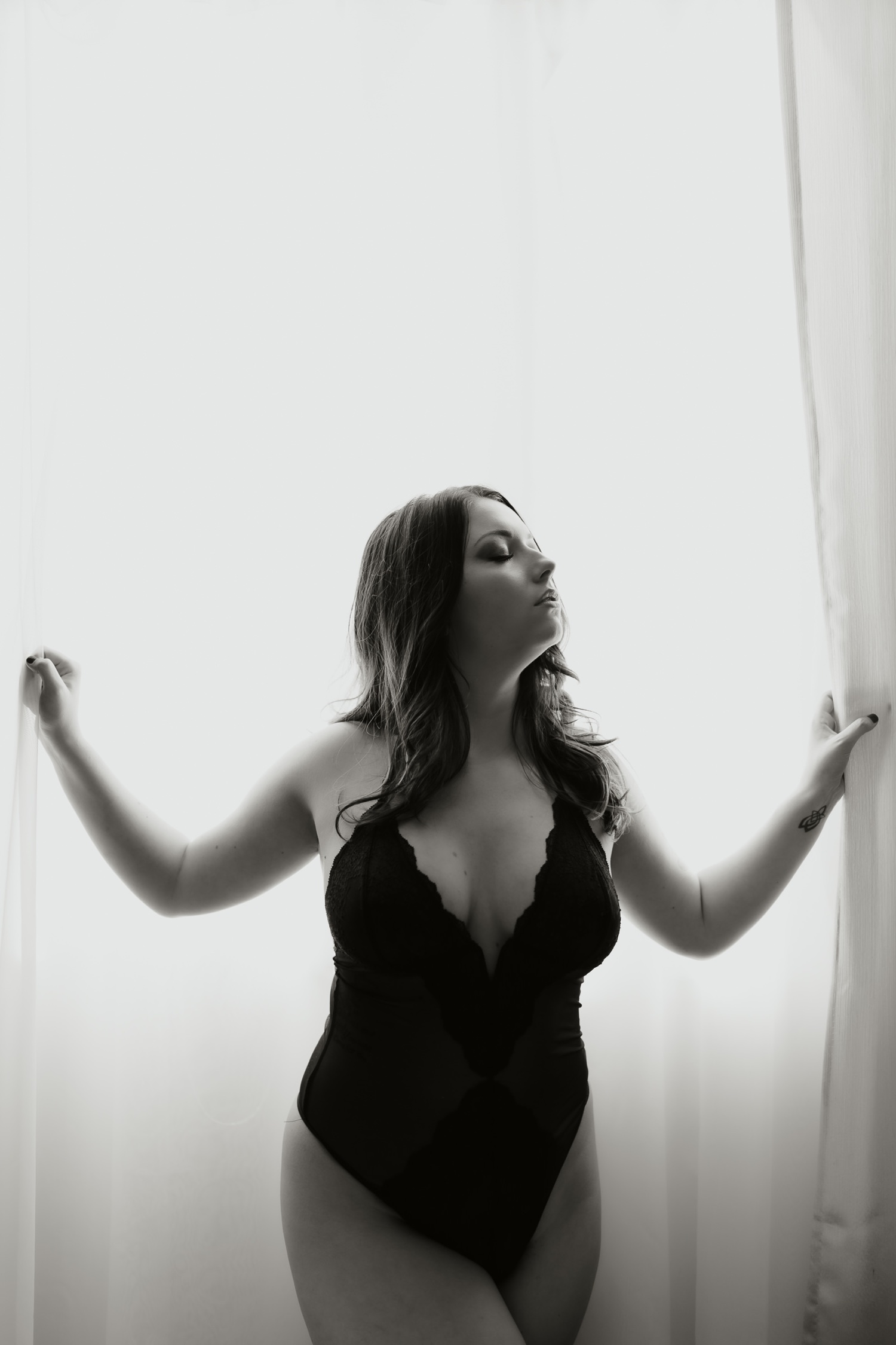 This may be the easiest at home boudoir pose yet! Super easy and can b... |  TikTok