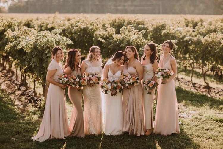 INTIMATE AND SOPHISTICATED TWO SISTERS VINEYARDS WEDDING // ACORN