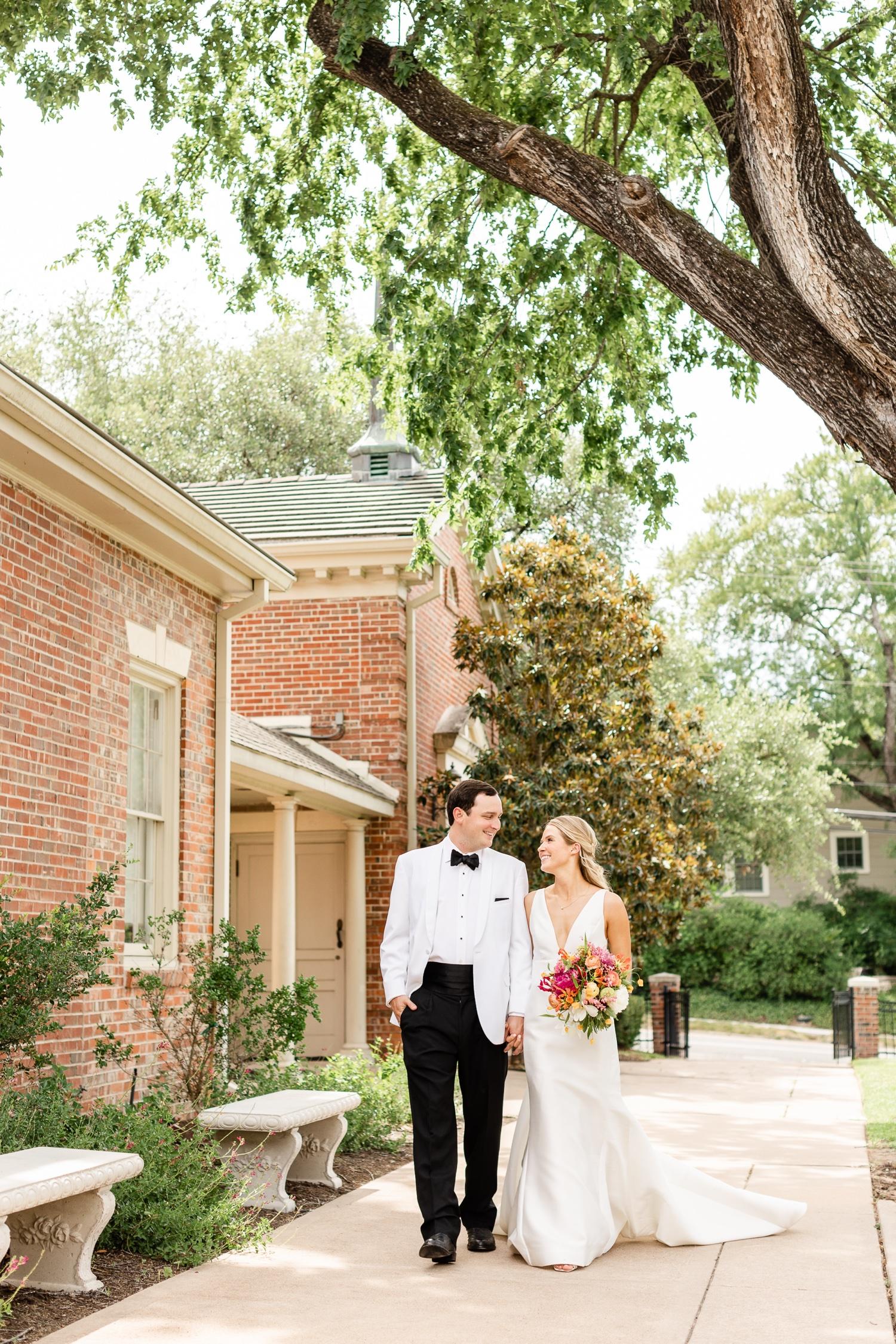 Classic Wedding at Westwood Country Club - laceyandleephotography.com