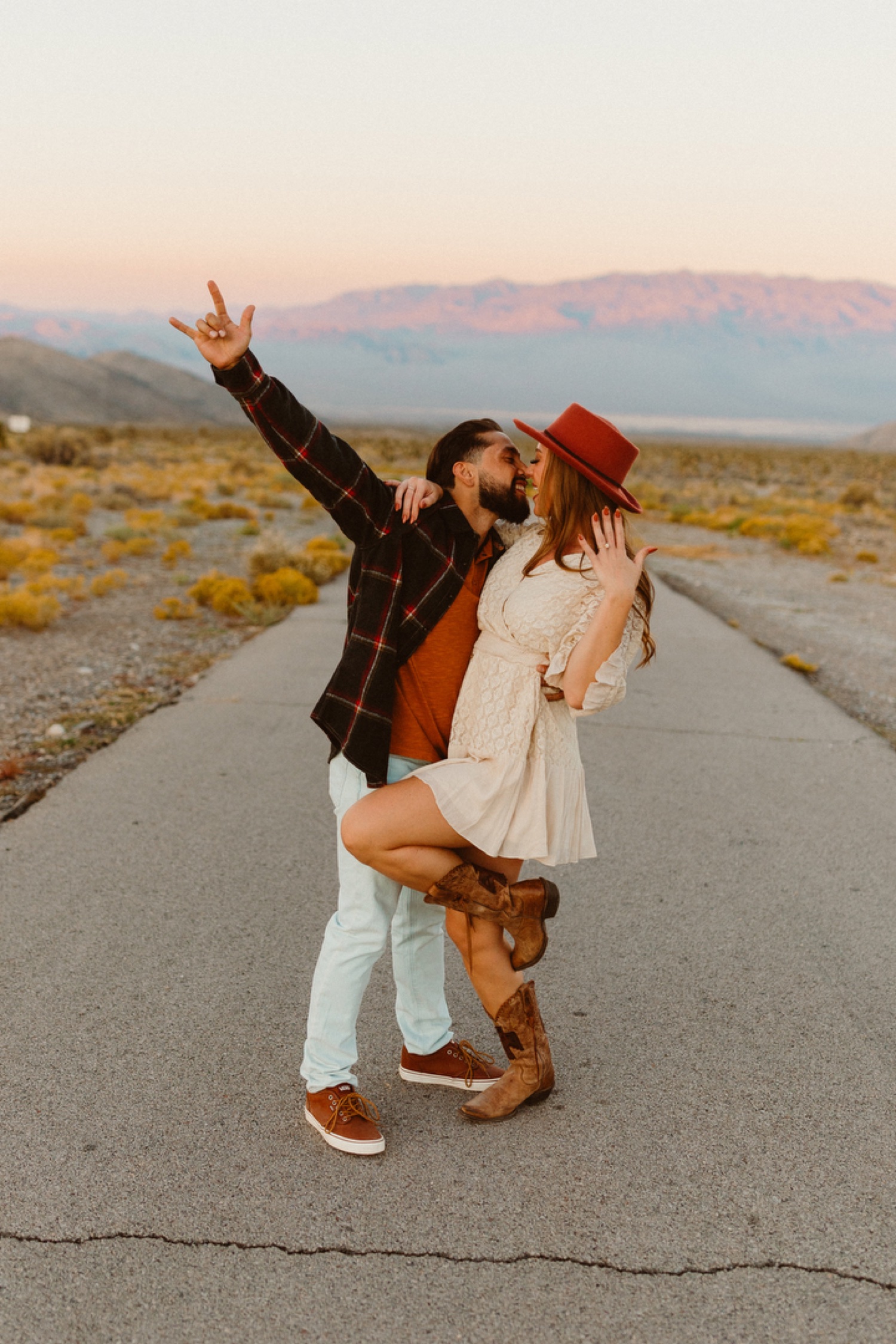 Lost Hill Lake - Your Destination for Perfect Engagement Photos — Lost Hill  Lake